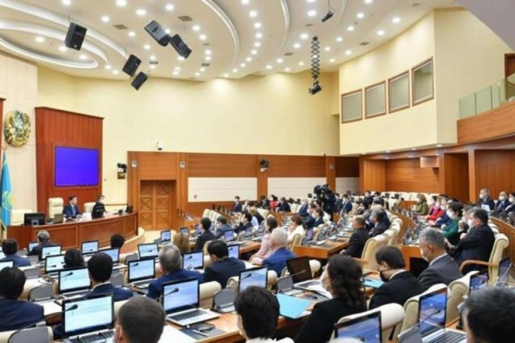 Kazakistan'da Smayilov'un başbakanlığındaki h&uuml;k&uuml;met istifa etti