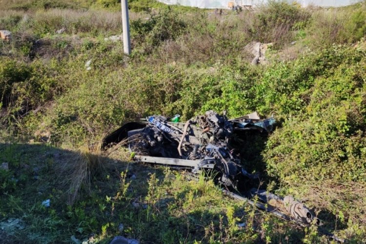 Antalya'da depremzedeleri taşıyan otomobil u&ccedil;uruma yuvarlandı: 3 &ouml;l&uuml;, 1 yaralı
