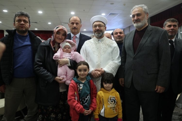 Ali Erbaş, depremzede vatandaşlarla iftar sofrasında buluştu