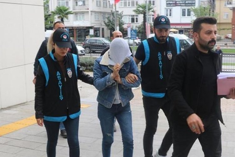 2 g&uuml;nl&uuml;k bebeğini fındık bah&ccedil;esine g&ouml;men kadından kan donduran ifade...