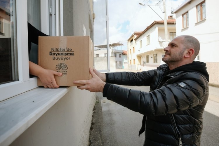 Bursa'da Nil&uuml;fer Belediyesi'nden binlerce haneye erzak desteği