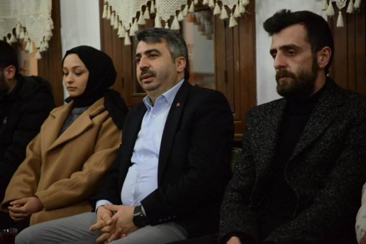 Bursa'da Başkan Yılmaz gen&ccedil;lerle bir araya geldi