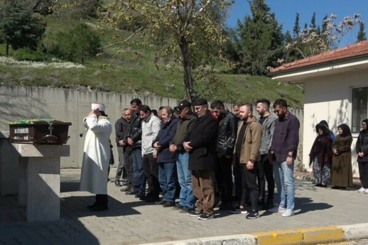 Denizli'de annesinin boğarak &ouml;ld&uuml;rd&uuml;ğ&uuml; Zeynep bebek, toprağa verildi