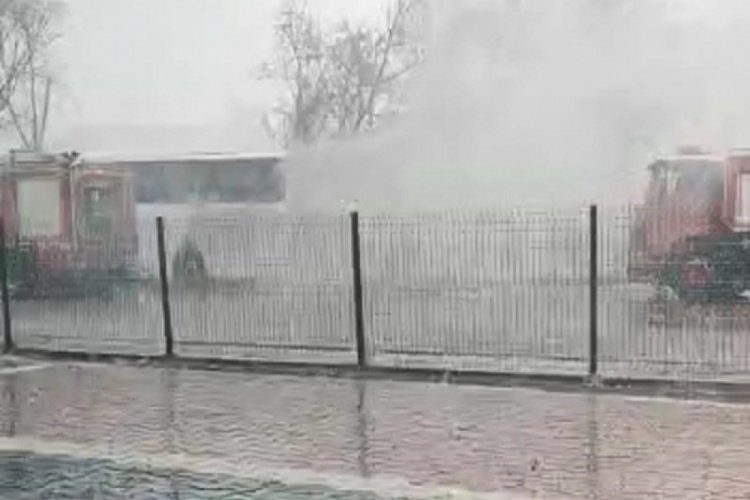 Kastamonu'da şehirlerarası yolcu otob&uuml;s&uuml; alev alev yandı