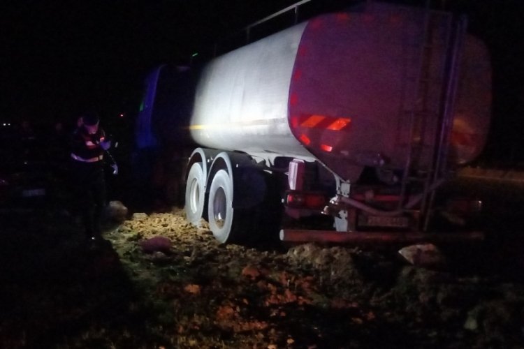 Kırklareli'nde tanker ile otomobil &ccedil;arpıştı: 2 &ouml;l&uuml;