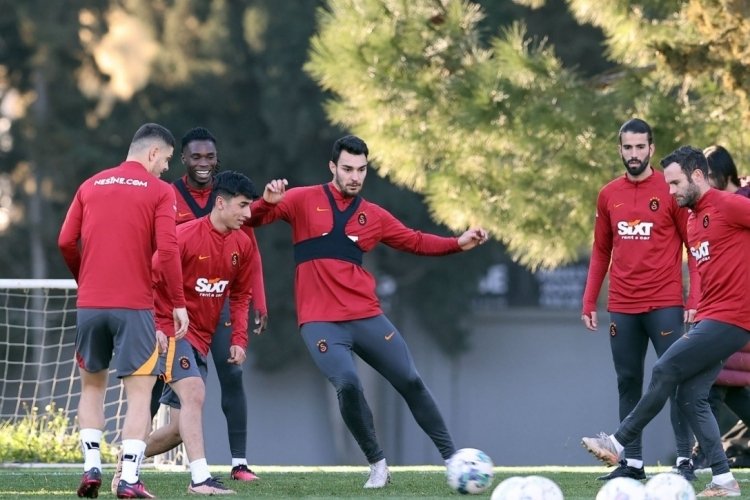 Galatasaray, Adana Demirspor ma&ccedil;ı hazırlıklarını s&uuml;rd&uuml;rd&uuml;