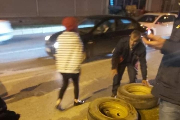 Elazığ'da faciadan d&ouml;n&uuml;ld&uuml;! Yolcu dolu otob&uuml;s&uuml;n arka tekeri fırladı