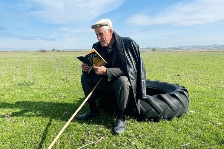 Bursa'dan Paulo Coelho'nun fotoğrafını paylaşan T&uuml;rk &ccedil;oban: K&ouml;y&uuml;m&uuml;ze bekliyoruz