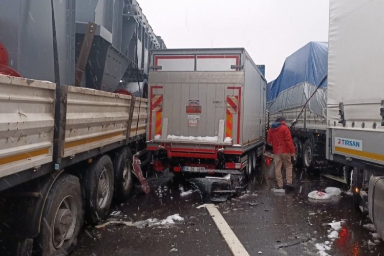 58 aracın karıştığı zincirleme kazada yaralananlardan 8'i taburcu edildi