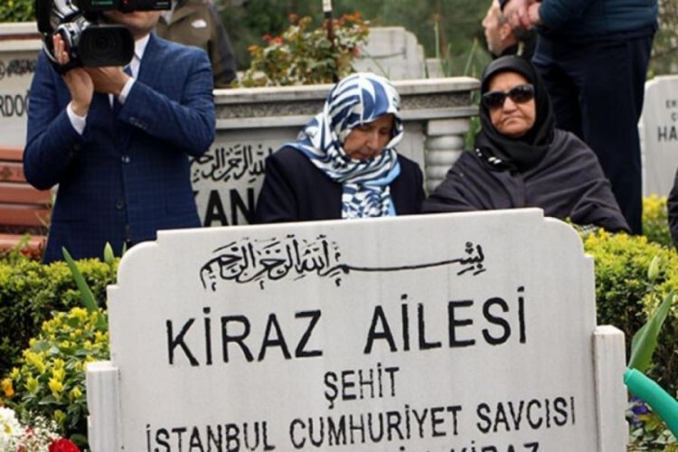 Şehit Savcı Mehmet Selim Kiraz kabri başında anıldı