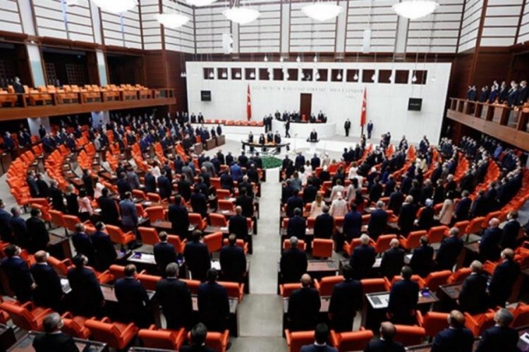 AK Parti iki d&uuml;zenleme teklifini TBMM Başkanlığı'na sundu