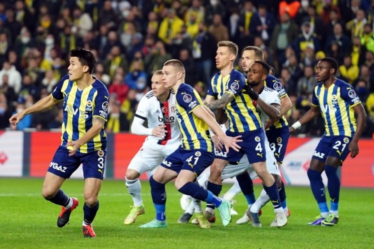 Fenerbah&ccedil;e evinde Beşiktaş'a karşı &uuml;st&uuml;n durumda