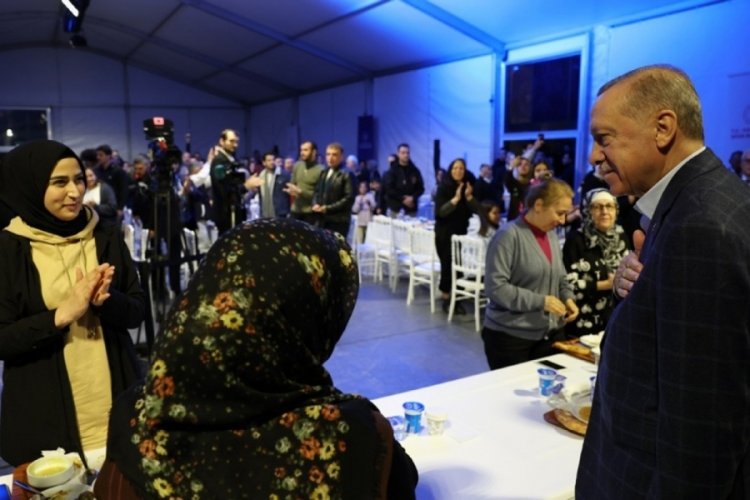 Elazığ'da Cumhurbaşkanı Erdoğan depremzedelerle iftarda buluştu