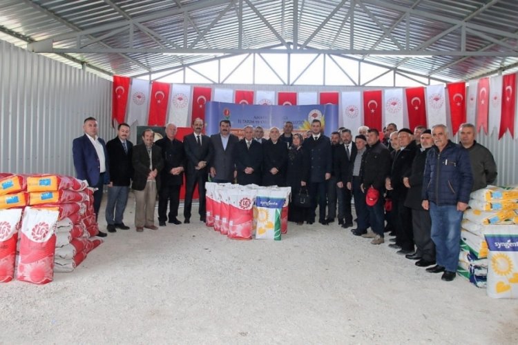 Amasya'da &ccedil;ift&ccedil;ilere ay&ccedil;i&ccedil;ek tohumu desteği yapıldı