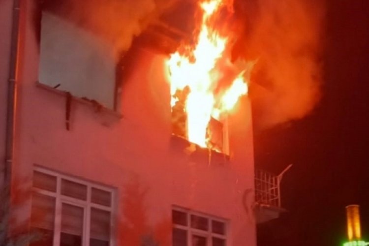 Kayseri'de alevlerin sardığı ev kullanılamaz hale geldi