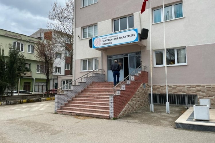 Bulgaristan se&ccedil;imleri i&ccedil;in  Bursalı vatandaşlar sandık başına gitti