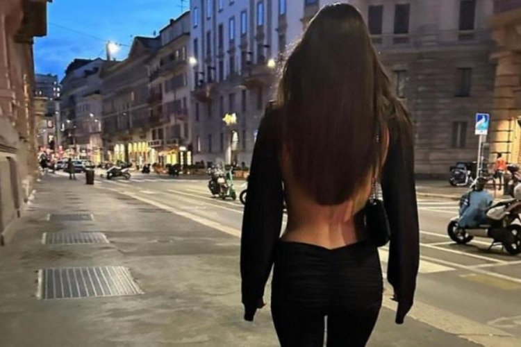 Milano sokaklarında Hande Er&ccedil;el r&uuml;zgarı!
