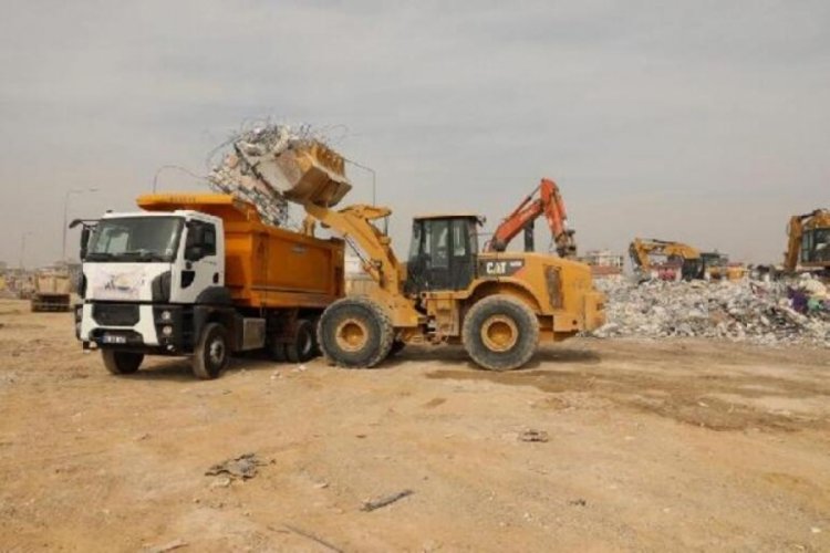 Malatya'da depremin izleri siliniyor