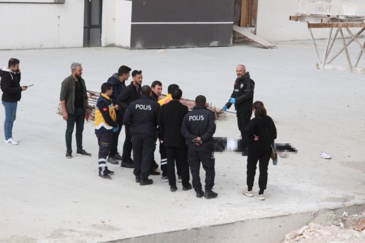 Sahurda evinden ayrılan gen&ccedil;, 11 katlı bina inşaatında &ouml;l&uuml; bulundu