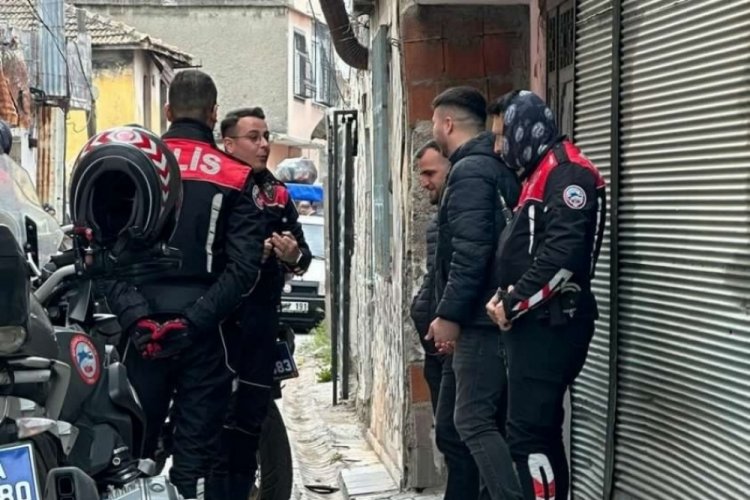Adana'da motosiklet s&uuml;r&uuml;c&uuml;s&uuml;nde ruhsatsız silah ele ge&ccedil;irildi