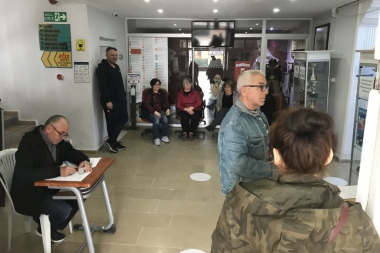 Tekirdağ'da &ccedil;ifte vatandaşlar Bulgaristan i&ccedil;in sandığa gitti