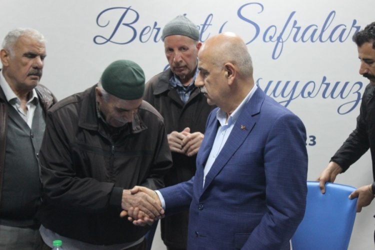 Bakan Vahit Kirişci, depremzedeler ile iftarda buluştu