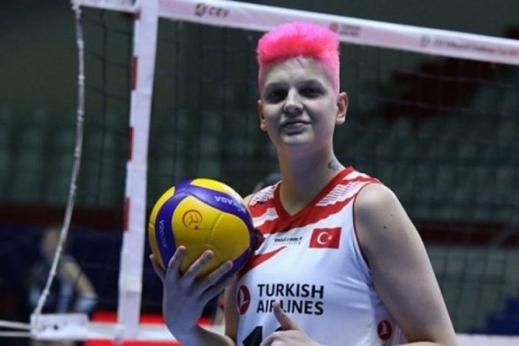 Beşiktaş'ın galibiyetinin ardından Ebrar Karakurt havalara u&ccedil;tu