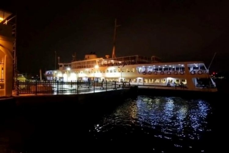 Kadık&ouml;y vapurunda faciadan d&ouml;n&uuml;ld&uuml;
