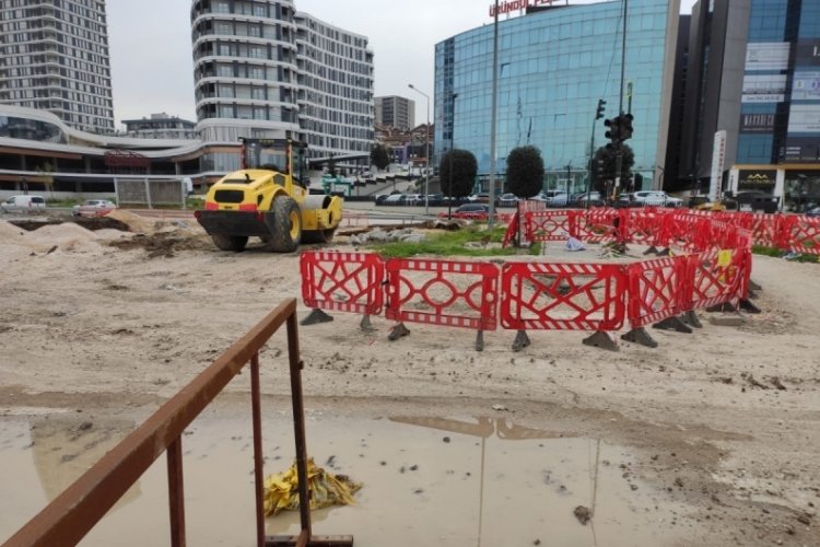 Mudanya Yolu'ndaki metro projesi bitmiyor! Esnaf memnun g&ouml;z&uuml;k&uuml;yor
