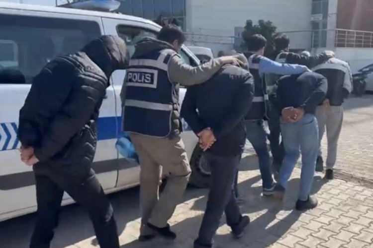 Hatay'da depremzede evlerine dadadan 7 hırsızlık yakalandı
