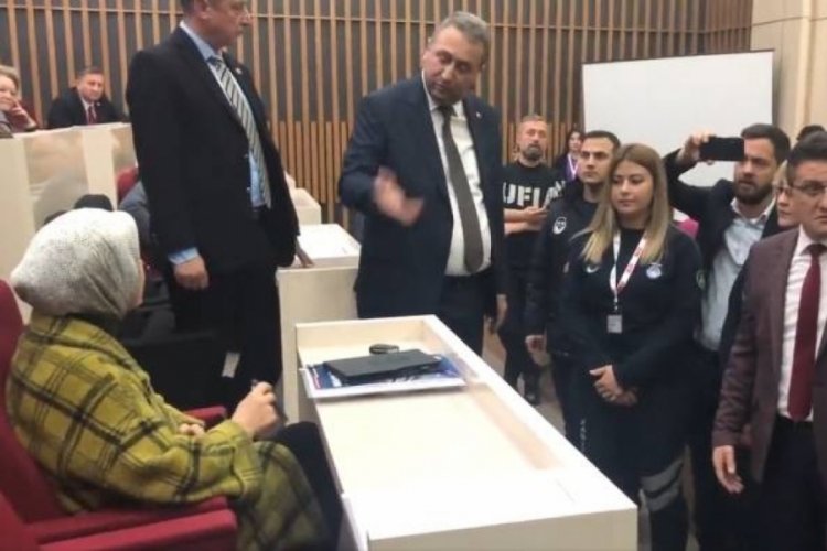 Tanju &Ouml;zcan, Hacer &Ccedil;ınar'ı meclisten &ccedil;ıkardı