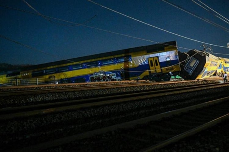 Hollanda'da tren kazası! 1 &ouml;l&uuml;, 30 yaralı