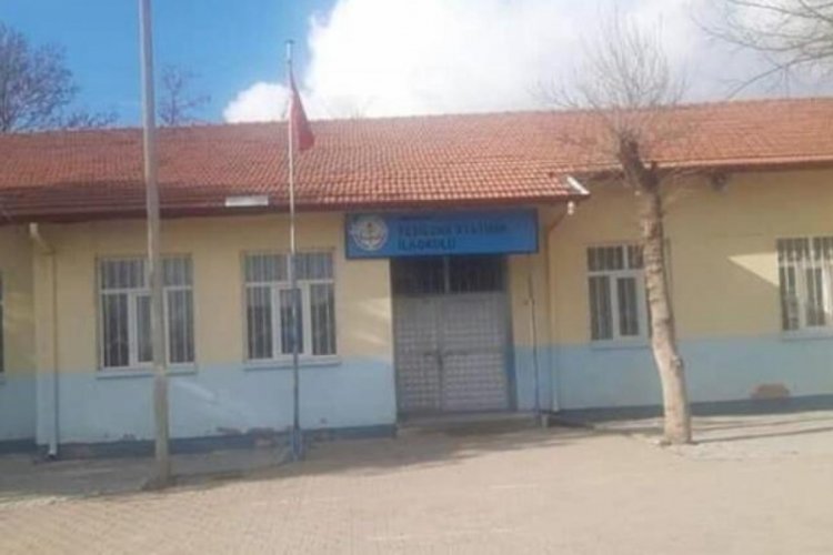 Aksaray'da yıkılma riski taşıyan okul tahliye edildi