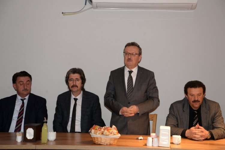 BU&Uuml; y&ouml;neticileri depremzede ailelerin Ramazan sofralarına konuk oldu