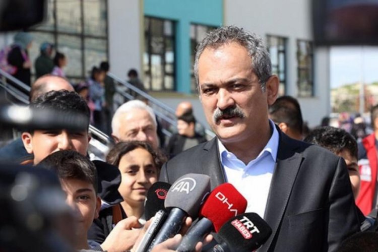 Mahmut &Ouml;zer: T&uuml;m okullarımızı k&uuml;t&uuml;phaneye kavuşturduk