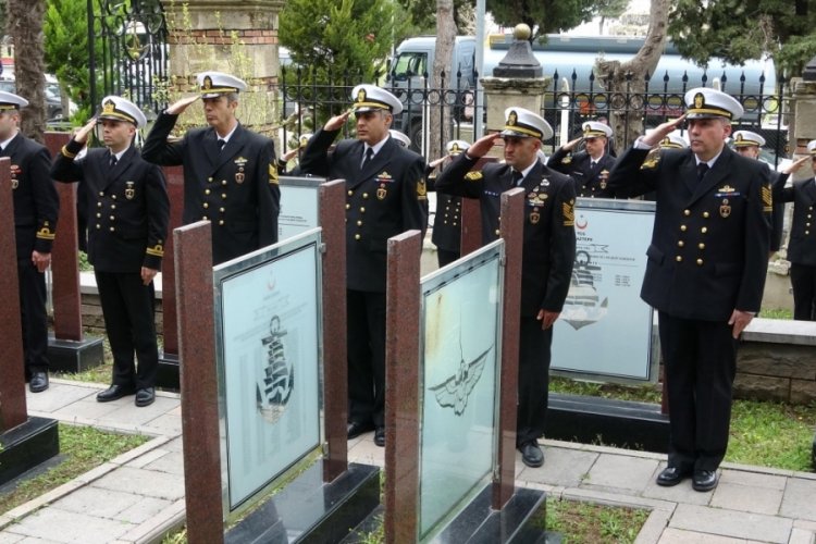 &Ccedil;anakkale'de Dumlupınar Denizaltısı şehitleri anıldı
