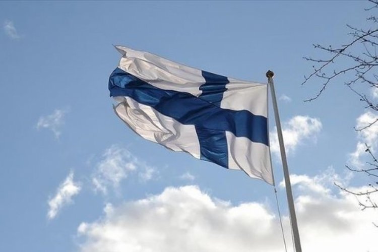 NATO binasına Finlandiya bayrağı &ccedil;ekildi