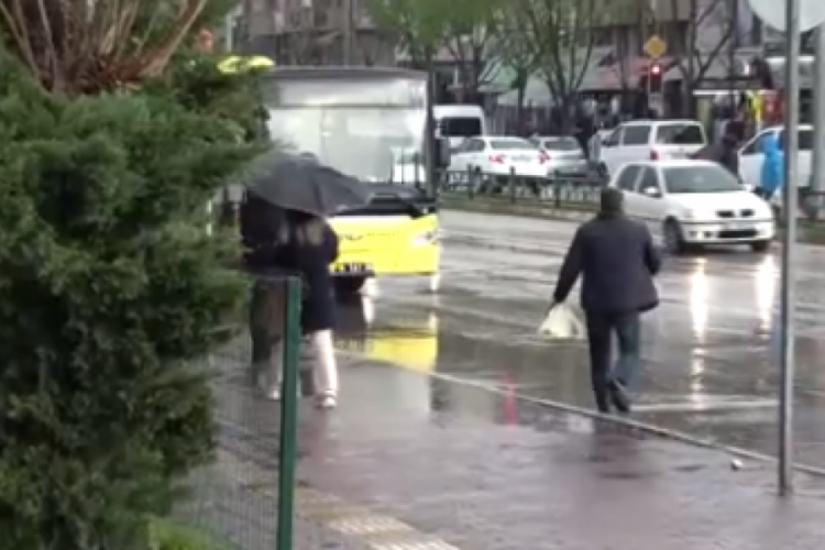 Bursa'da sağanak etkili oldu!