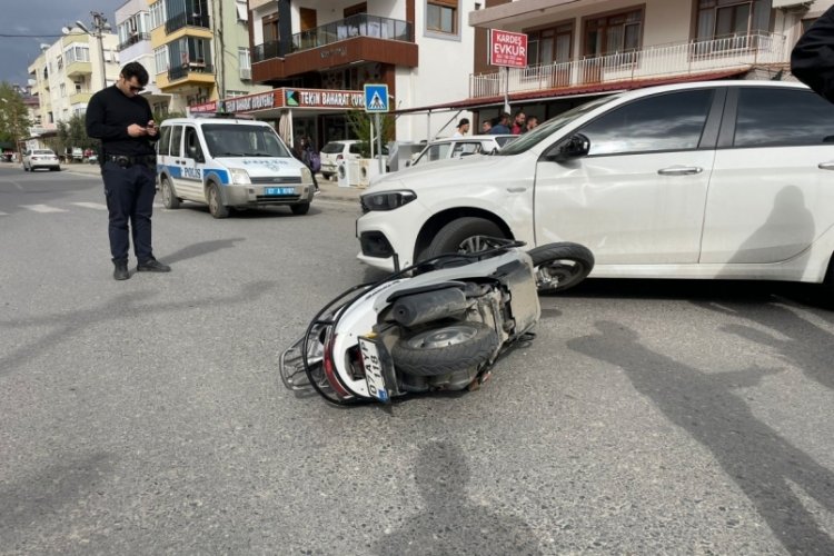 Antalya Gazipaşa'da otomobille &ccedil;arpışan motosikletteki 2 kişi yaralandı