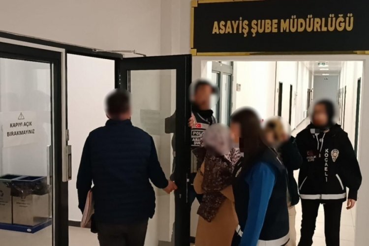 Kocaeli'nde 80 bin TL değerinde ziynet ve para &ccedil;alan 2 ş&uuml;pheli yakalandı