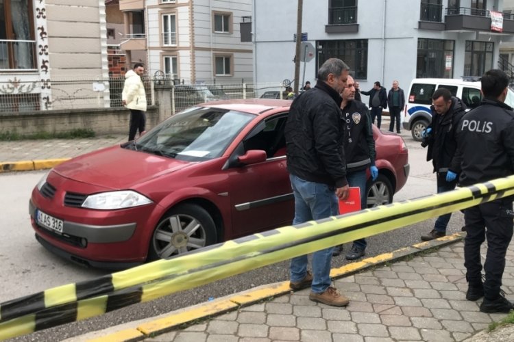 Kocaeli'nde yol verme kavgasında silahlar konuştu: 2 yaralı