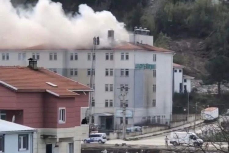 Kastamonu'da &ouml;ğretmenevi alev alev yandı