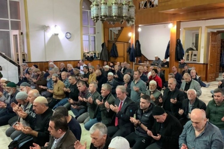Bursa'da MHP Orhangazi Başbuğ Alparslan T&uuml;rkeş i&ccedil;in mevlid okuttu