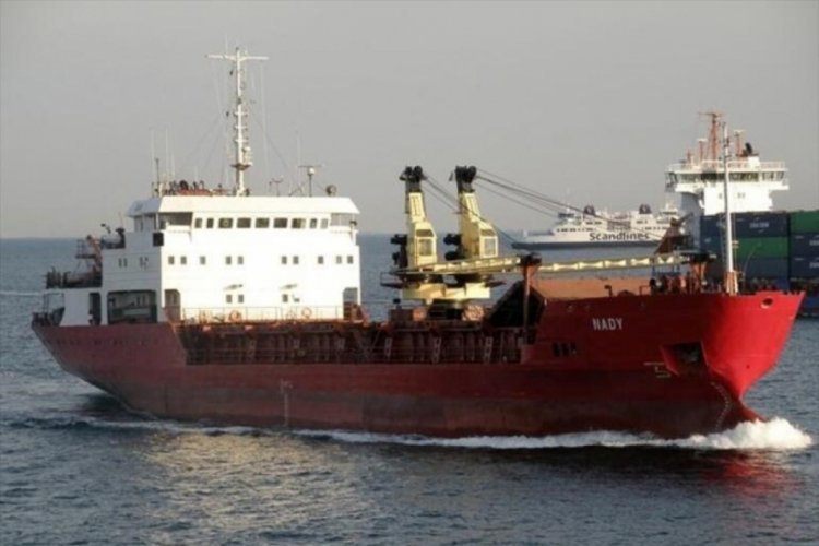 Antalya a&ccedil;ıklarında ticari gemi battı: 9 kişi aranıyor