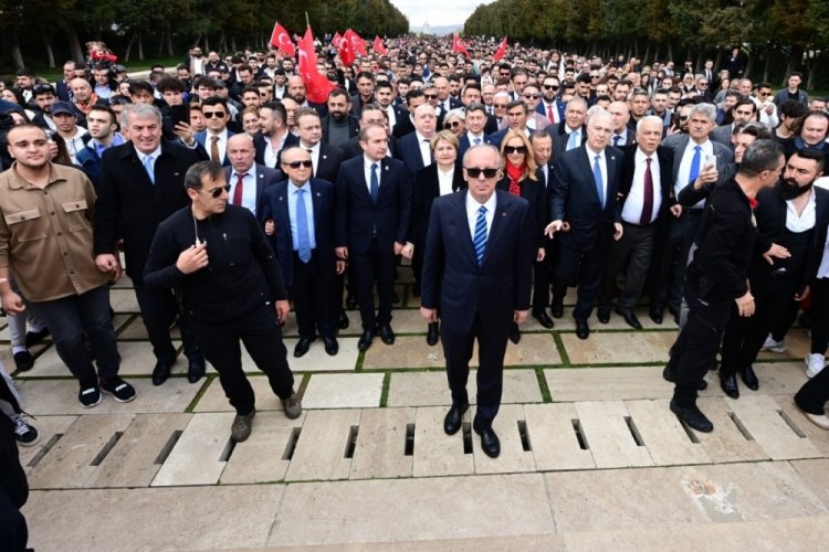 Muharrem İnce Anıtkabir'i ziyaret etti