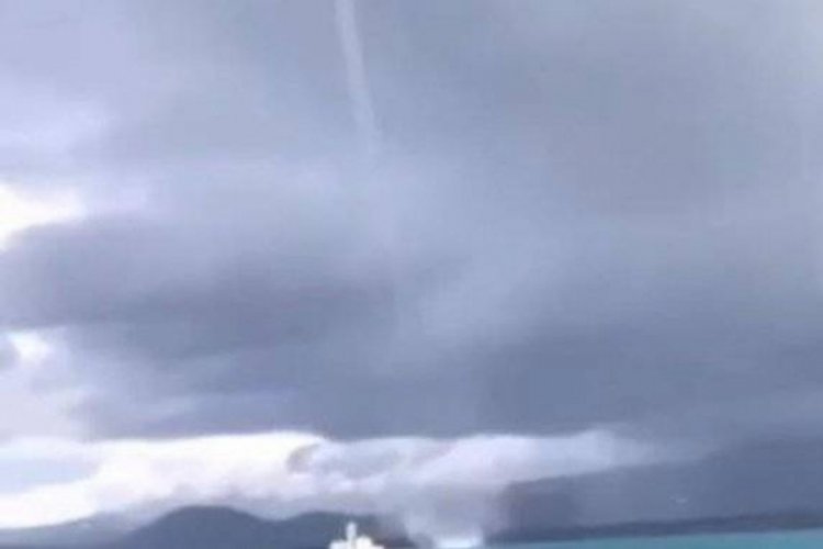 İzmir &Ccedil;eşme a&ccedil;ıklarında hortum kamerada