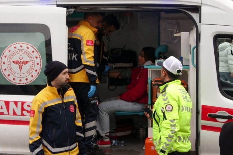 Yozgat'ta hafriyat kamyonu ile &ouml;ğrenci servisi &ccedil;arpıştı!