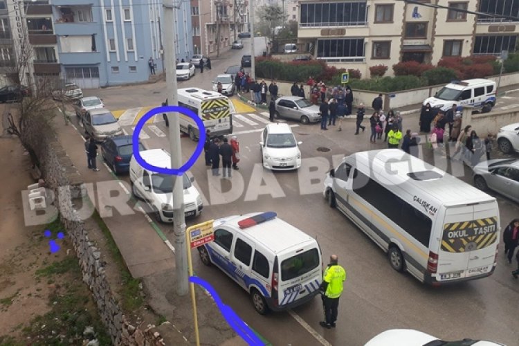 Bursa'da bir &ouml;ğrenci okul servisinin altında kaldı