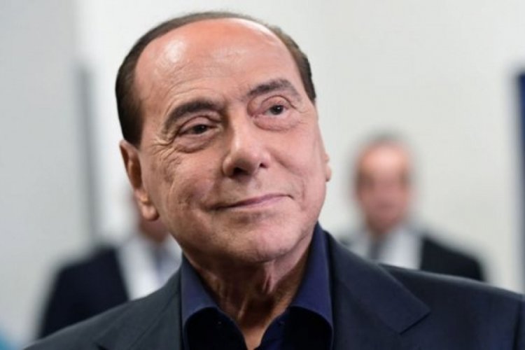 Eski İtalya Başbakanı Berlusconi yoğun bakıma kaldırıldı