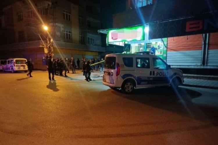 16 yaşındaki &ccedil;ocuk, 2 akrabasını tabancayla vurdu!